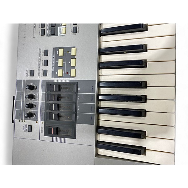 Used Yamaha Motif 6 61 Key Keyboard Workstation