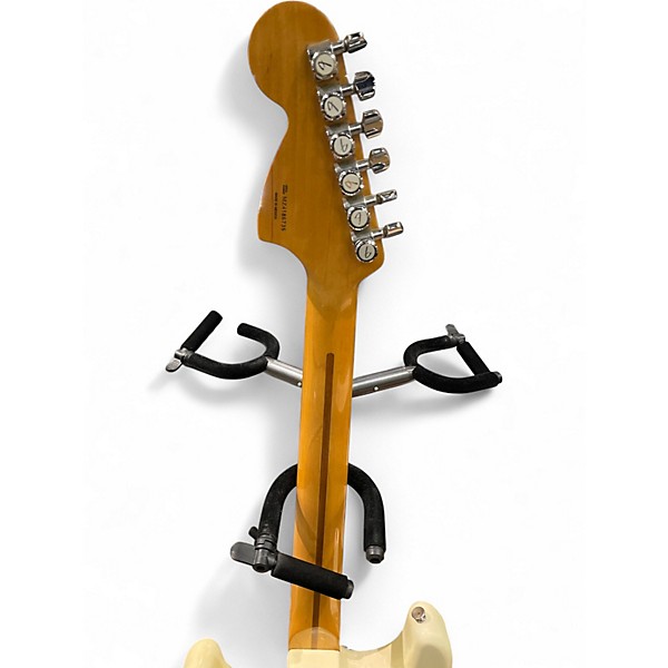 Used Fender Classic Series '70s Stratocaster Olympic White Solid Body Electric Guitar