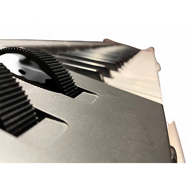 Used Yamaha MX49 49 Key Keyboard Workstation