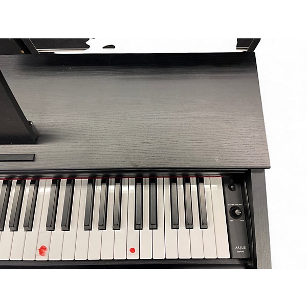 Used Yamaha Arius YDP-143 Digital Piano