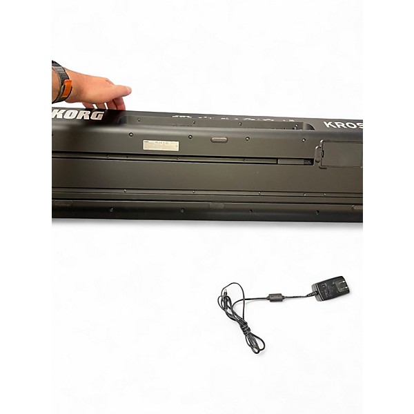 Used KORG KROSS 2 61 Key Keyboard Workstation