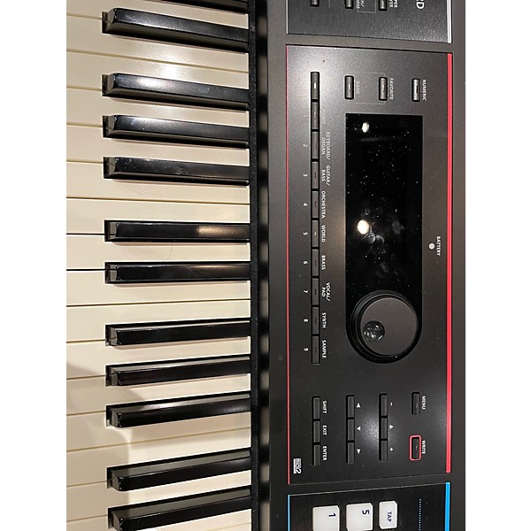 Used Roland Juno DS 88 Key Keyboard Workstation