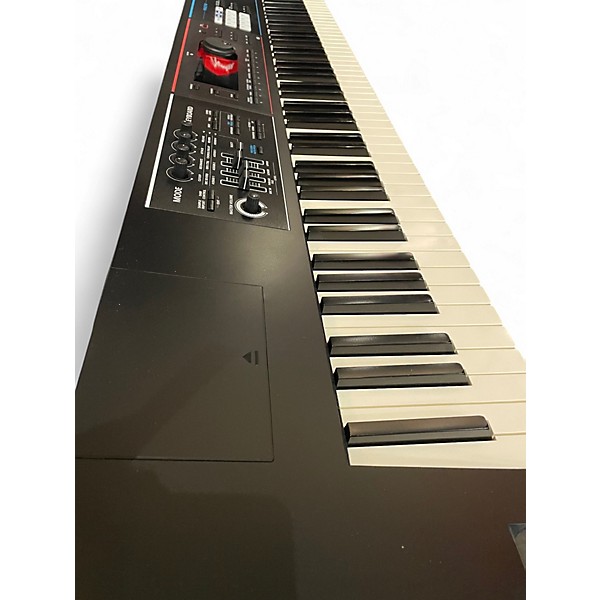 Used Roland Juno DS 88 Key Keyboard Workstation