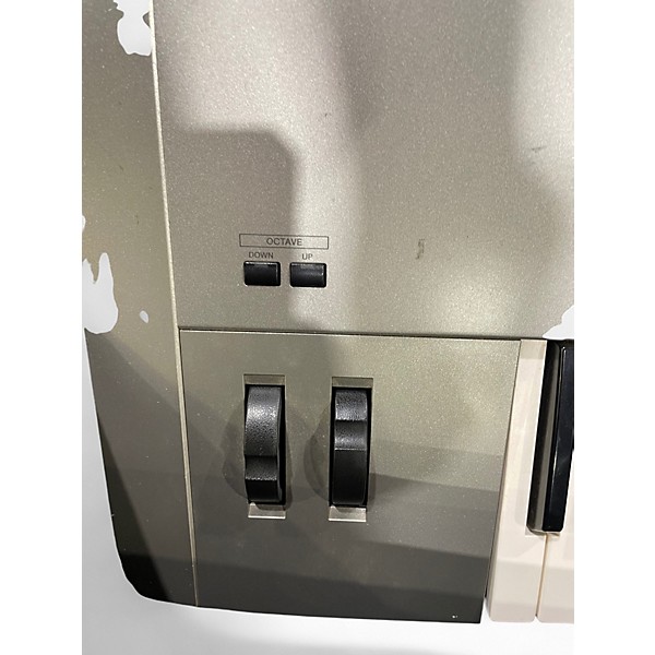 Used Yamaha MX61 61 Key Keyboard Workstation