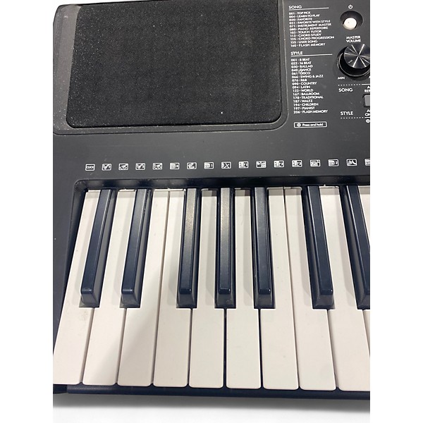 Used Yamaha PSR-E375 Keyboard Workstation
