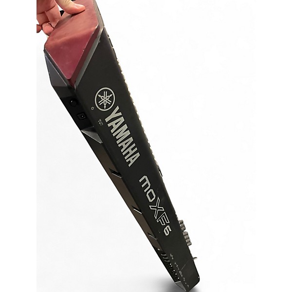 Used Yamaha MOXF6 61 Key Keyboard Workstation