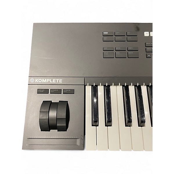 Used Komplete Kontrol S49 MIDI Controller