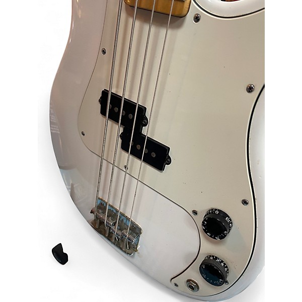 Vintage 1989 Peavey Fury White Electric Bass Guitar