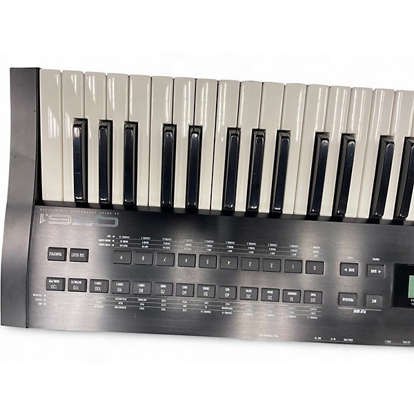 Used Alesis qs 6.1 Keyboard Workstation