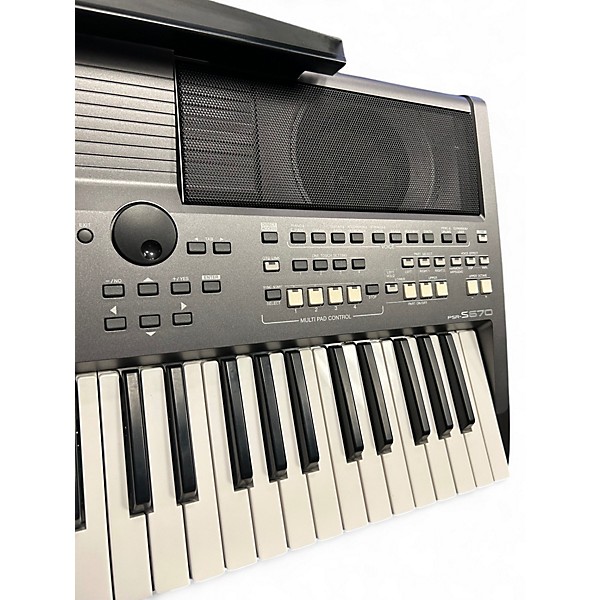 Used Yamaha PSRS670 Portable Keyboard