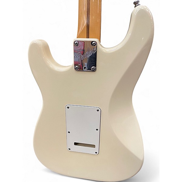 Vintage 1995 Fender American Standard Stratocaster Vintage White Solid Body Electric Guitar