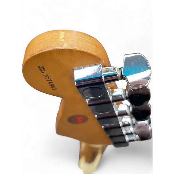 Vintage 1995 Fender American Standard Stratocaster Vintage White Solid Body Electric Guitar