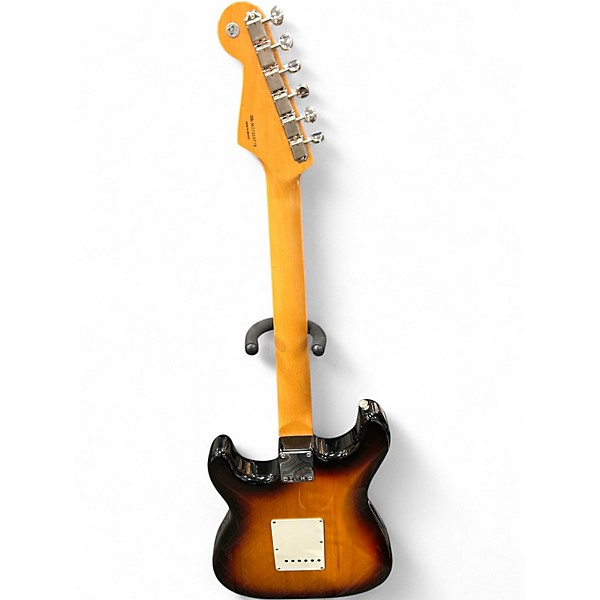 Used Fender Classic Series 1960S Stratocaster 3 Color Sunburst Solid Body Electric Guitar