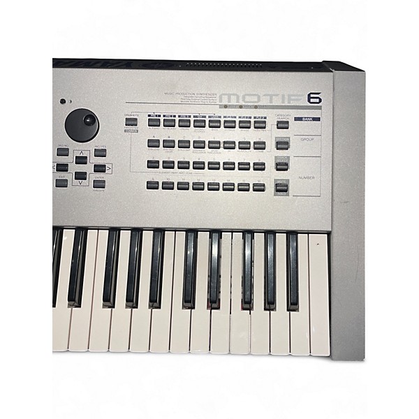 Used Yamaha Motif 6 61 Key Keyboard Workstation
