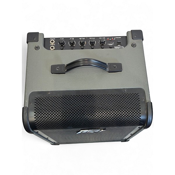 Used Peavey max 100 Bass Combo Amp