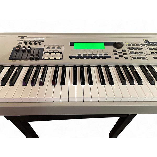 Used Yamaha MO8 88 Key Keyboard Workstation
