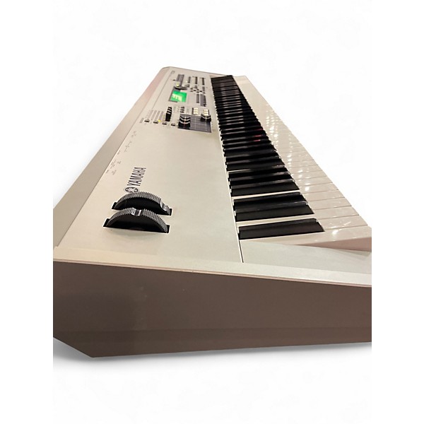 Used Yamaha MO8 88 Key Keyboard Workstation