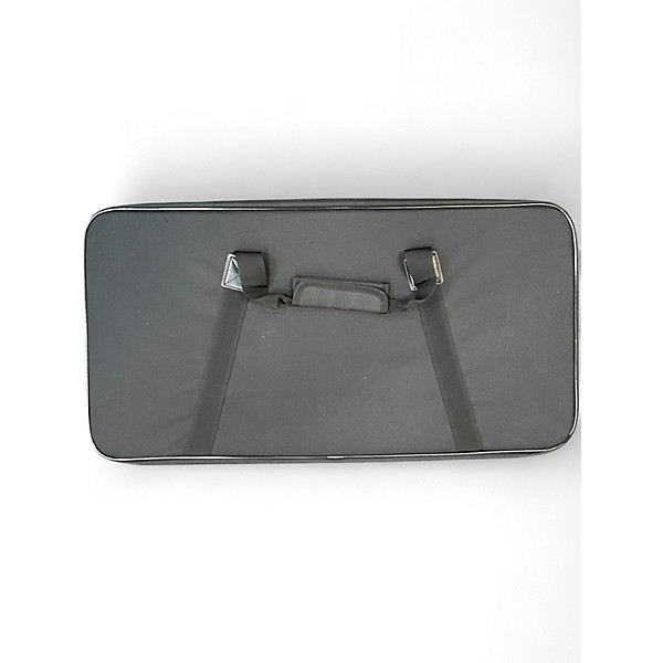 Used Guintto GPB-03B Pedal Board