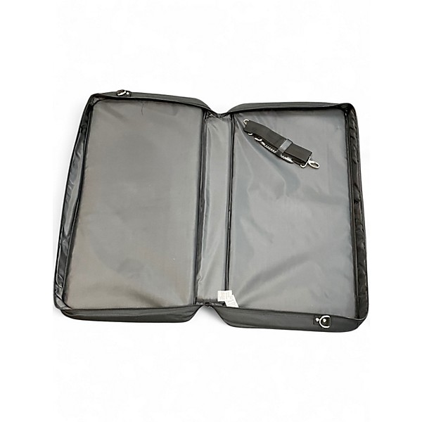 Used Guintto GPB-03B Pedal Board