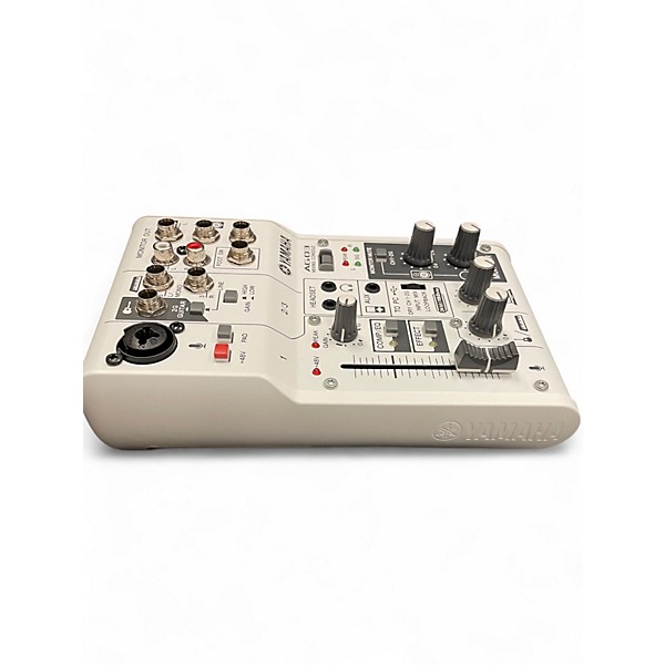 Used Yamaha ag03 mixing console Powered Mixer