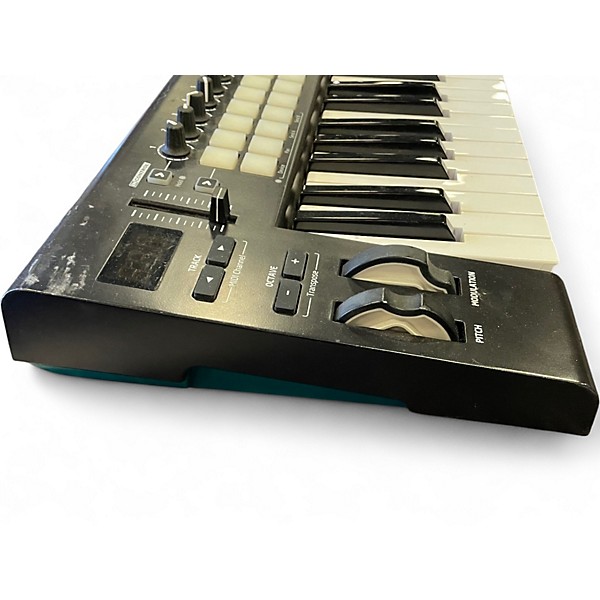 Used Novation Launchkey 25 Key MIDI Controller