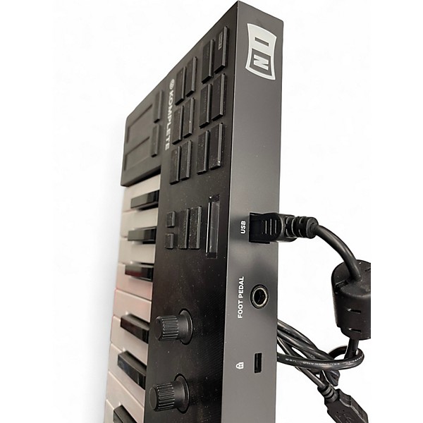 Used Native Instruments Komplete Kontrol M32 MIDI Controller