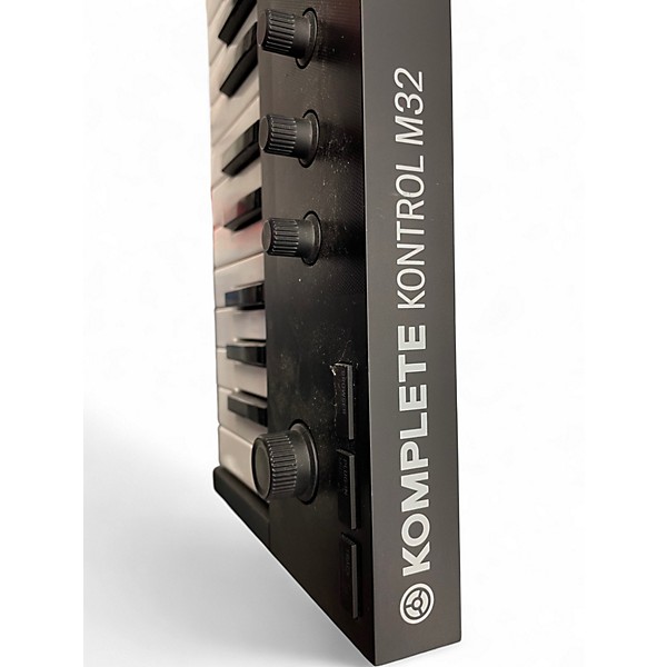 Used Native Instruments Komplete Kontrol M32 MIDI Controller