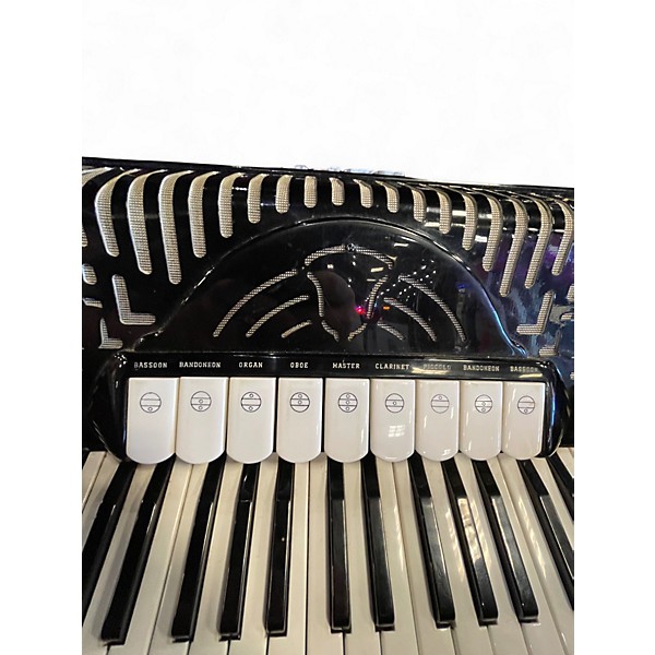 Used Bell Model 2515 - 18" Accordion