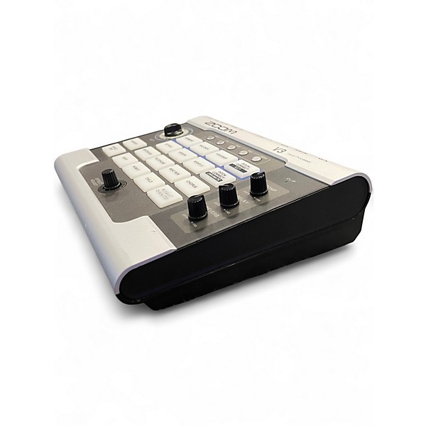 Used Zoom v3 vocal processor Pedal