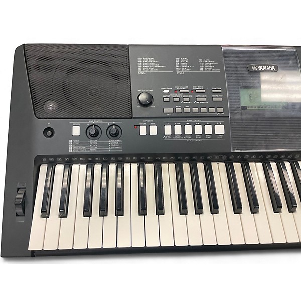 Used Yamaha PSRE423 61 Key Portable Keyboard