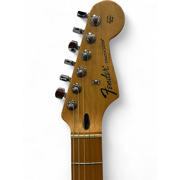 Used 2010 Fender Deluxe Player's Stratocaster White Blonde Solid Body Electric Guitar