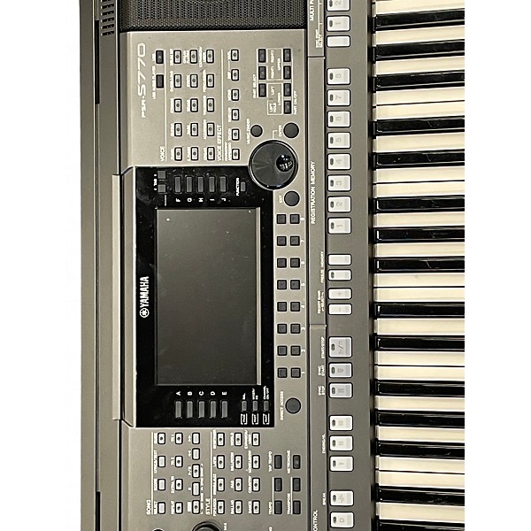 Used Yamaha PSR-S770 Keyboard Workstation
