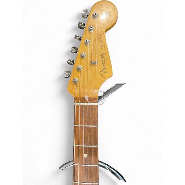 Used Fender Road Worn 1960S Stratocaster Vintage White Solid Body Electric Guitar