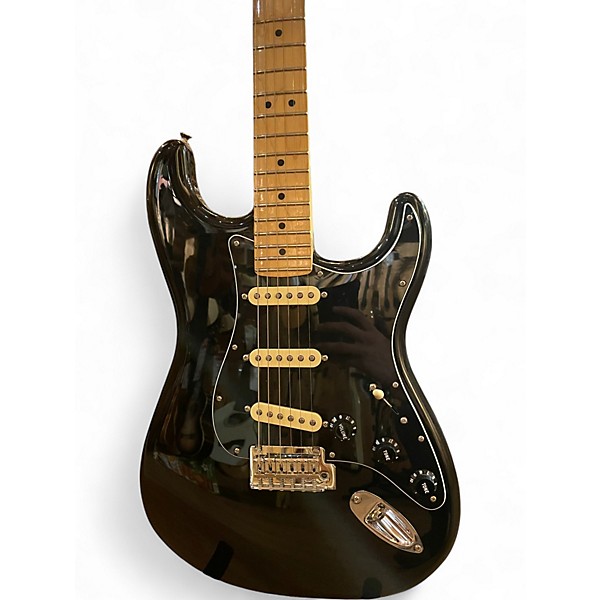 Used 2020s Fender Player Stratocaster Black Solid Body Electric Guitar