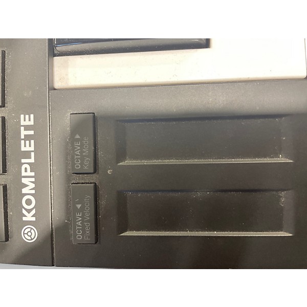 Used Native Instruments Komplete Kontrol M32 MIDI Controller