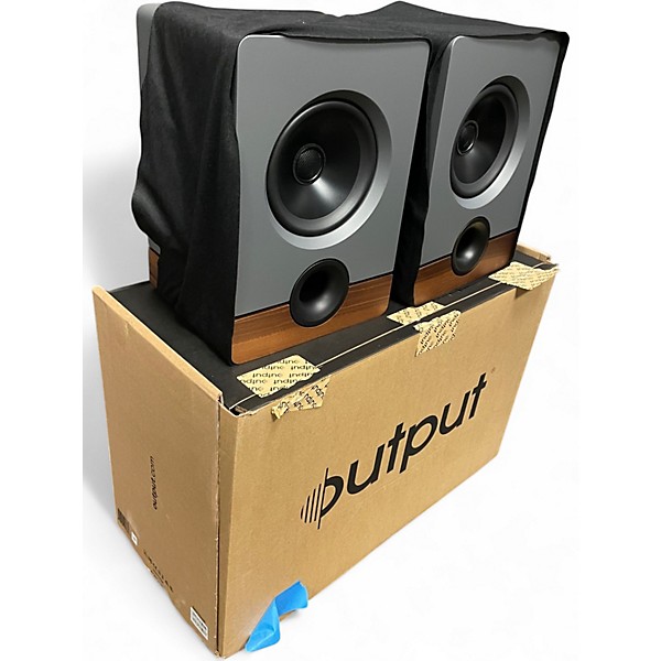 Used Output Frontier Powered Monitor
