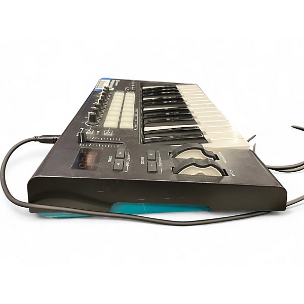 Used Novation Launchkey 25 Key MIDI Controller