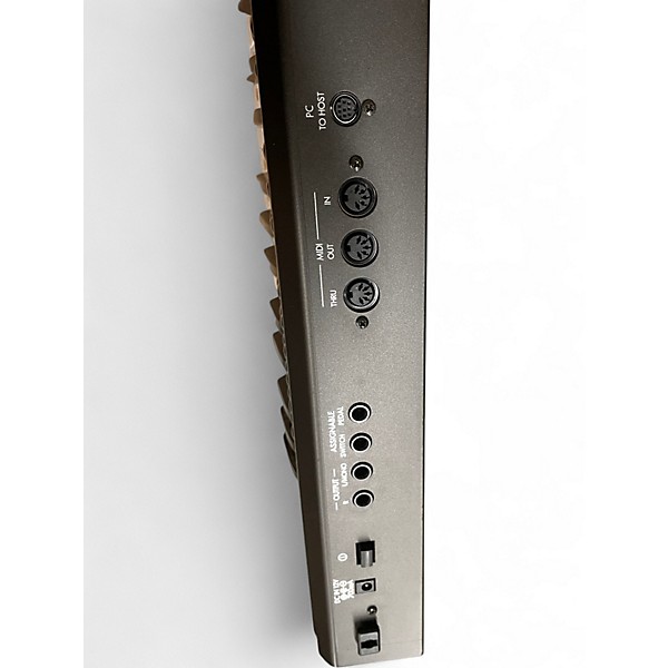 Used KORG X5 Keyboard Workstation