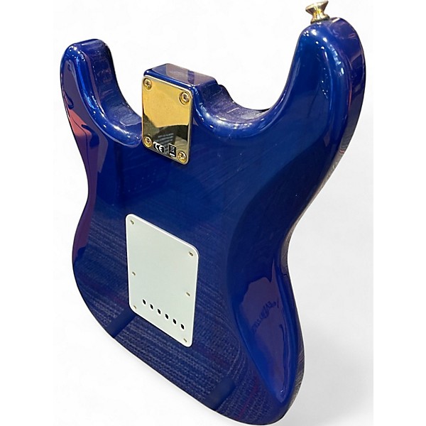 Used Fender Deluxe Players Stratocaster Blue Sapphire Solid Body Electric Guitar