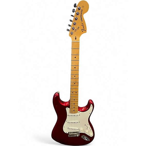 Used 2015 Fender STRATOCASTER PLAYERS SERIES Candy Apple Red Solid Body Electric Guitar