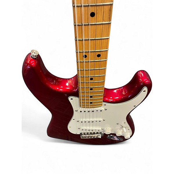 Used 2015 Fender STRATOCASTER PLAYERS SERIES Candy Apple Red Solid Body Electric Guitar