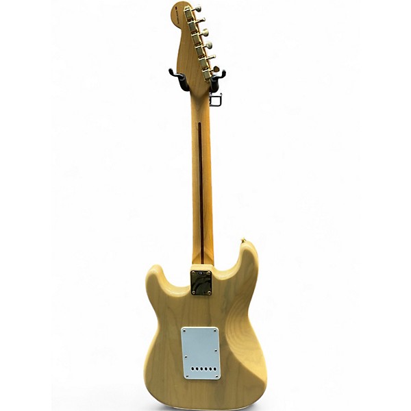 Used 1998 Fender DELUXE SUPER STRAT HONEY BLONDE Solid Body Electric Guitar