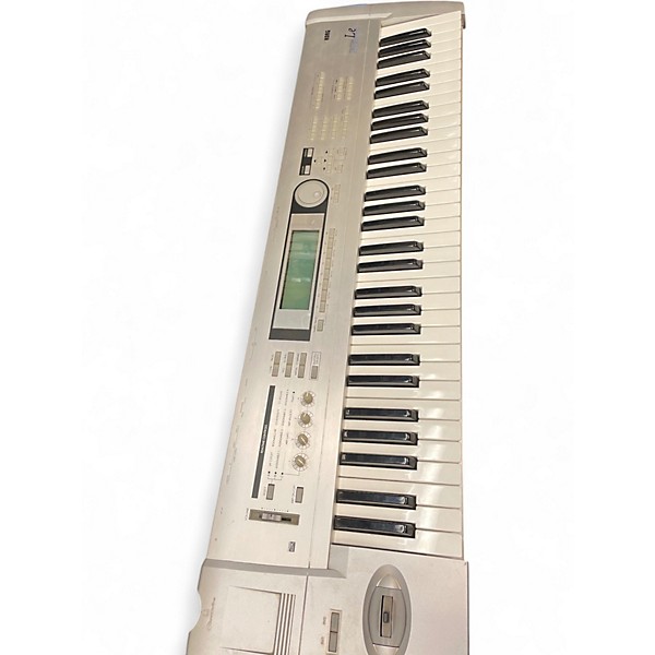 Used KORG Triton Le 61 Key Keyboard Workstation