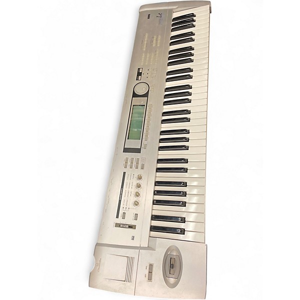 Used KORG Triton Le 61 Key Keyboard Workstation