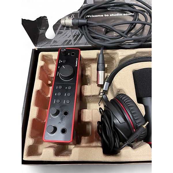 Used Focusrite Focusrite SCARLETT 2I2 STUDIO PACK