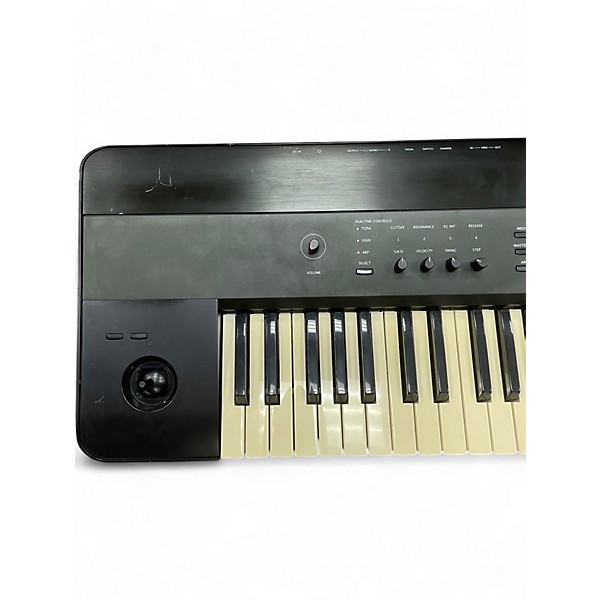 Used KORG Krome 73 Key Keyboard Workstation