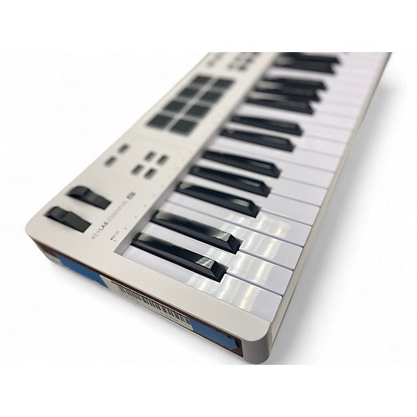 Used Arturia KEYLAB ESSENTIAL 61 MK3 MIDI Controller