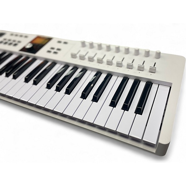 Used Arturia KEYLAB ESSENTIAL 61 MK3 MIDI Controller
