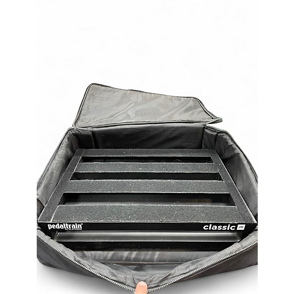 Used Pedaltrain Classic 2 Pedal Board