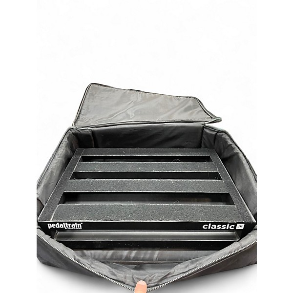 Used Pedaltrain Classic 2 Pedal Board